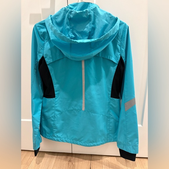 Running Room Jacket - Picture 2 of 3